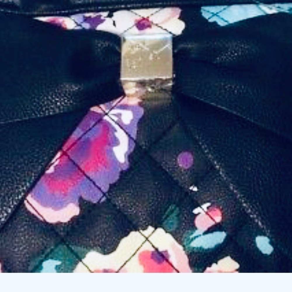 Betsey Johnson cosmetic case! - Picture 3 of 4